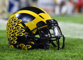 Elite versatility earns Michigan’s Salesi Moa major ranking jump Elite versatility earns Michigan’s Salesi Moa major ranking jump