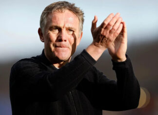 Wrexham 'engaged on' deals as deadline day looms Wrexham 'engaged on' deals as deadline day looms