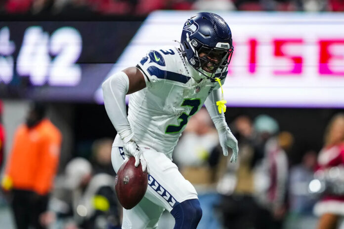 Clean Bowl 2026: Patriots QB Drake Maye, Seahawks safety Sever Emmanwori off injury report