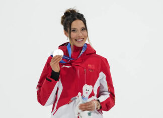 China's Eileen Gu laughs off 'two golds misplaced' question as 'ridiculous perspective to rob' China's Eileen Gu laughs off 'two golds misplaced' question as 'ridiculous perspective to rob'