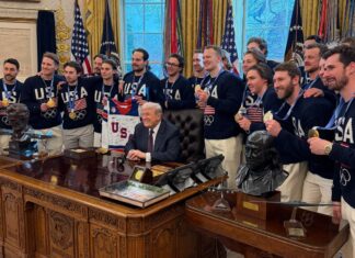 ‘I’m not giving it wait on’: Trump jokes that he’s keeping US Males’s hockey gold medal as he meets team at White Residence ‘I’m not giving it wait on’: Trump jokes that he’s keeping US Males’s hockey gold medal as he meets team at White Residence